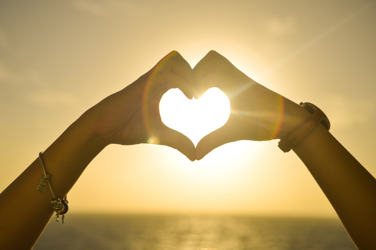 Heart Holes and the Twin Flames Relationship